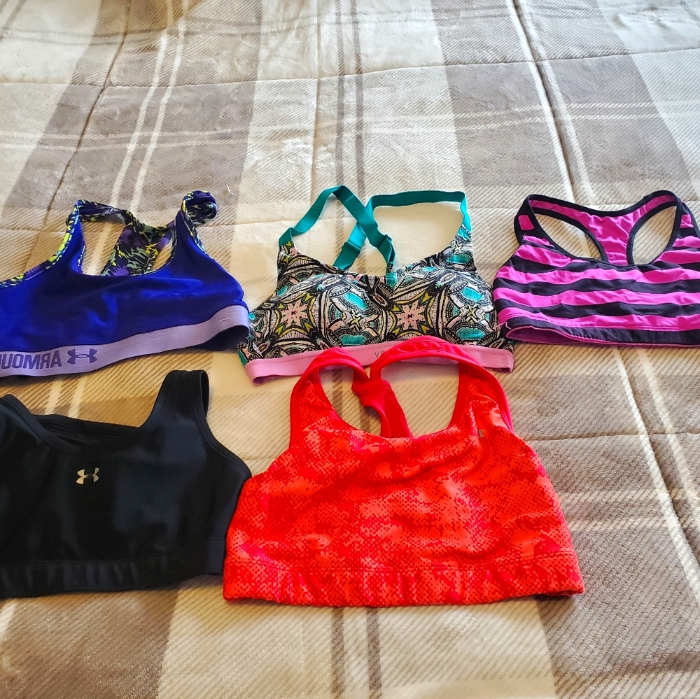 Sports bra lot